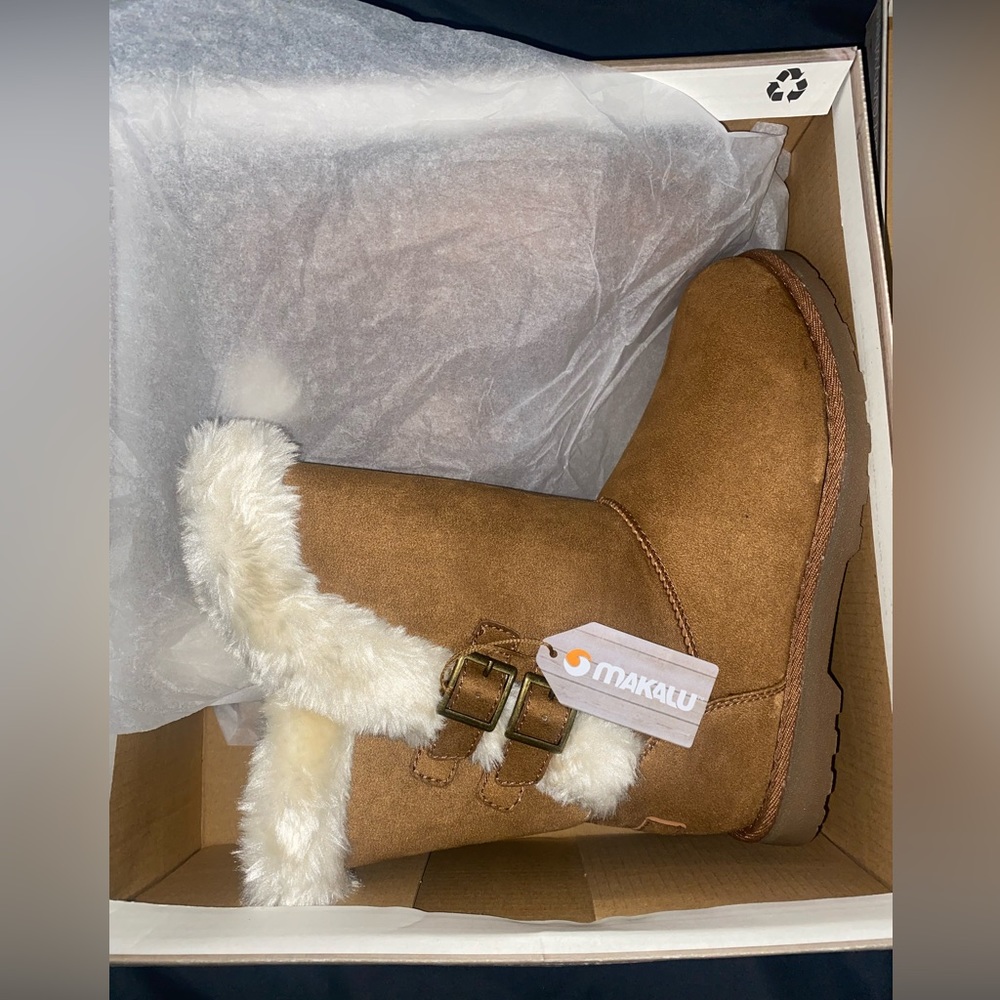 Brand New Boots ! Box and Tags ! Feel free to send offers !